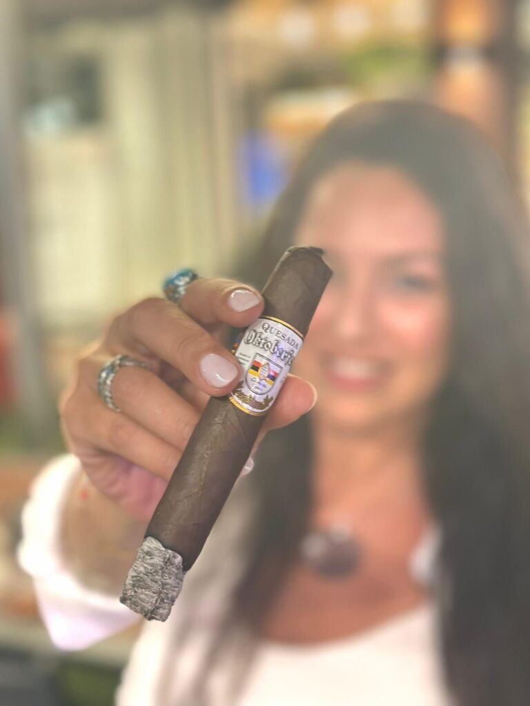 Puro Quesada Oktoberfest Bavarian disfrutado durante un evento del Barcelona Cigars Club